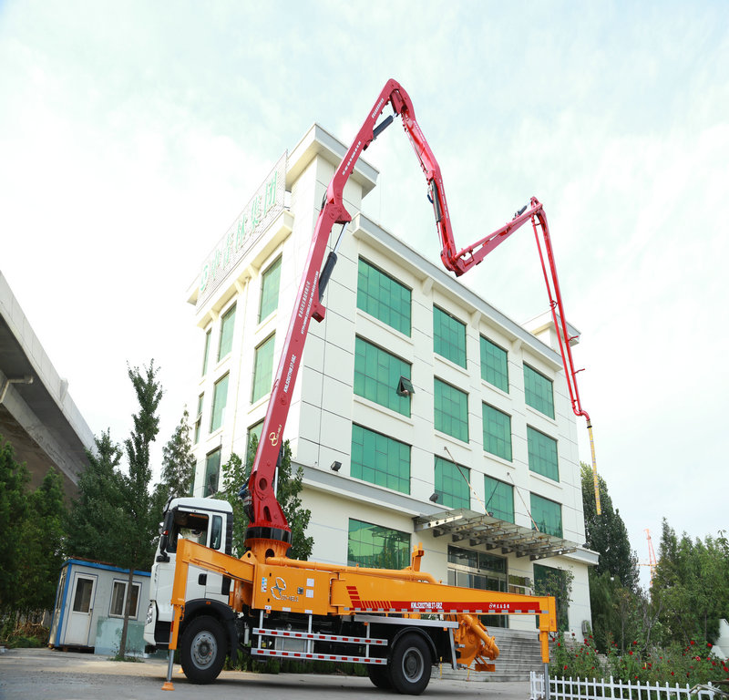 小型混凝土泵車，天泵，小型泵車，泵車