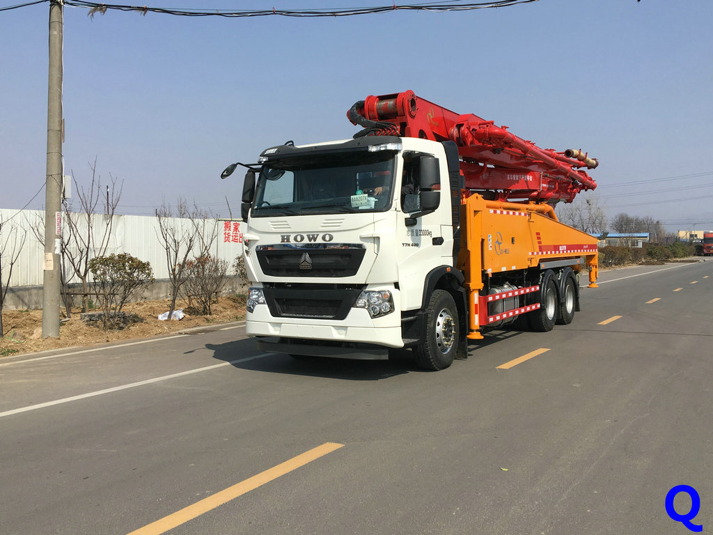 小型混凝土泵車，青島科尼樂混凝土泵車，天泵，