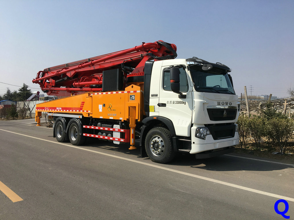 小型混凝土泵車(chē) 天泵 小型泵車(chē) 混凝土泵
