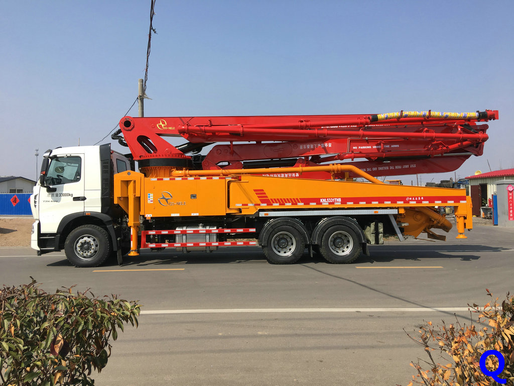 小型混凝土泵車，混凝土泵車 ，小型泵車，天泵。