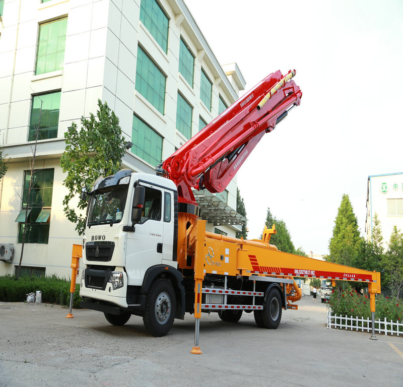 混凝土臂架泵車，小型混凝土泵車，天泵，泵車，小型泵車