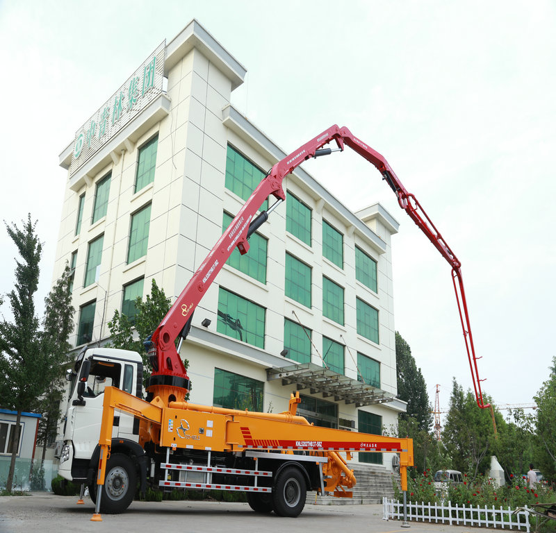小型混凝土泵車，天泵，小型泵車，混凝土泵車