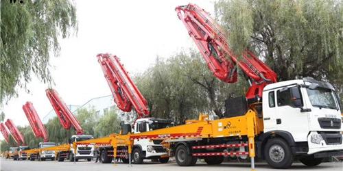 小型混凝土泵車混凝土液壓油乳化怎么辦？別急，小科來(lái)幫您